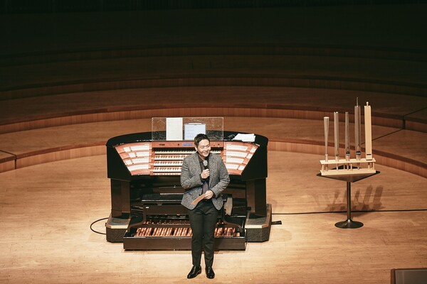 테너 김세일이 오는 12월 21일 롯데콘서트홀에서 열리는 ‘오르간 오딧세이’에서 콘서트 가이드로 나선다. ⓒ롯데콘서트홀 제공