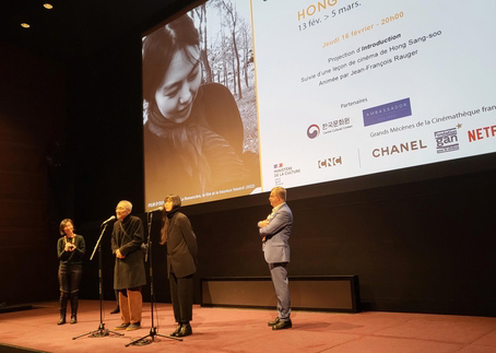 On the 13th (local time), film director Hong Sang-soo (second from left) and his lover Kim Min-hee (second from right) greet each other at the opening ceremony of the 'Hong Sang-soo retrospective' held at Cinematheque Française in Paris.  ⓒYonhap News