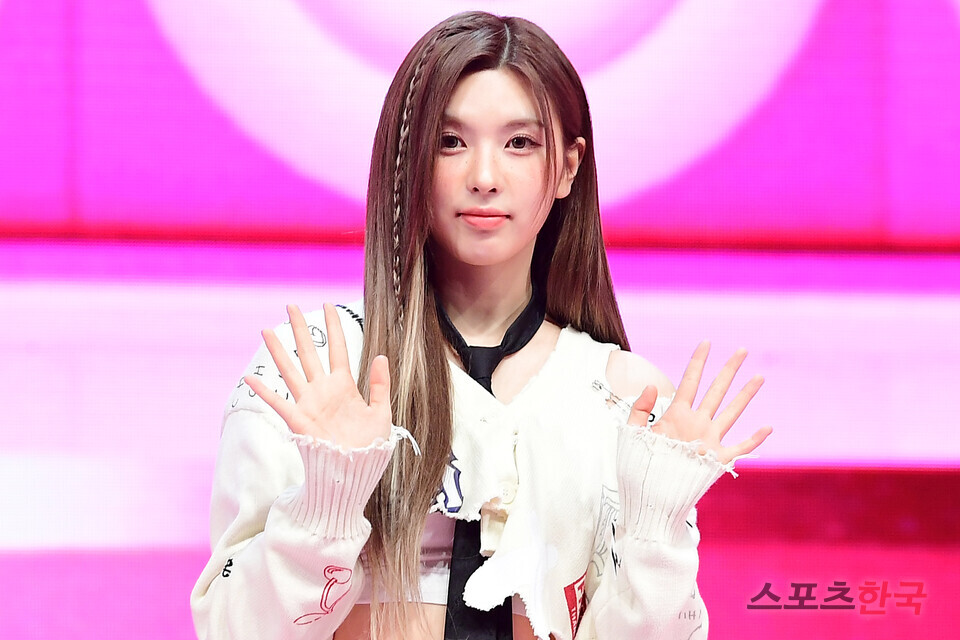 엔믹스 배이, 예쁜 손인사