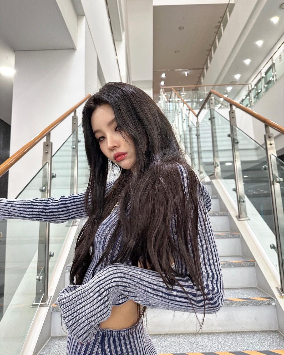 ★전소연, 가릴곳만 가린 초미니 원피스에 도발적인 눈빛 공격