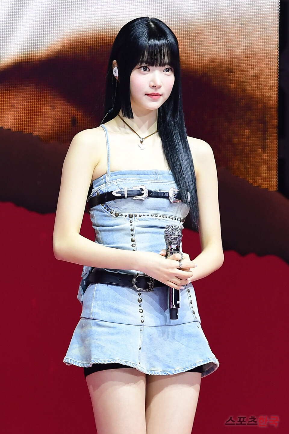 르세라핌 홍은채, 완벽한 비율 < 연예 < 포토뉴스 < 기사본문 - 한국아이닷컴