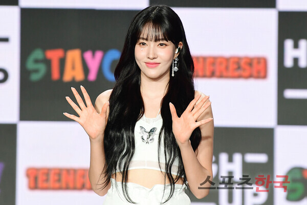 스테이씨 윤, 청량함 가득