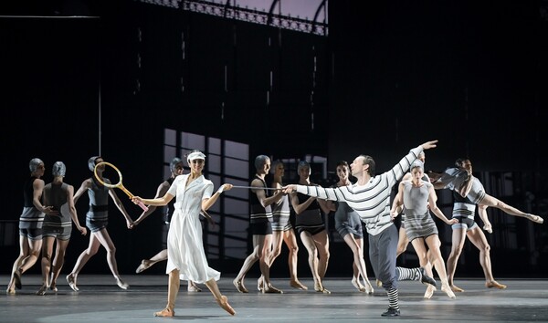 세계적 발레리나 스베틀라나 자하로바 주역의 발레 ‘모댄스’가 내년에 국내 초연된다. ⓒ인아츠프로덕션 제공