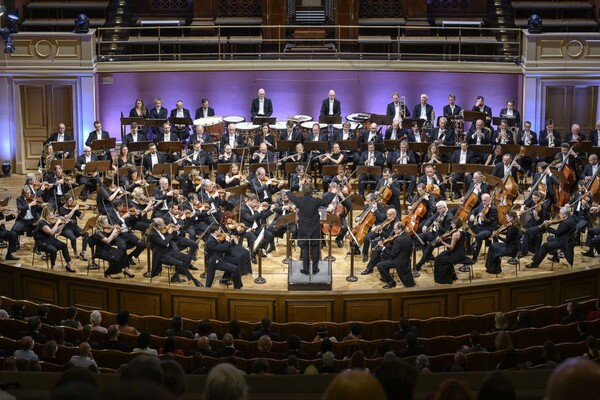상임지휘자 토마시 브라우너가 이끌고 있는 프라하 심포니 오케스트라가 오는 1월 18일 서울 롯데콘서트홀에서 내한 공연을 연다. ⓒ인아츠프로덕션 제공