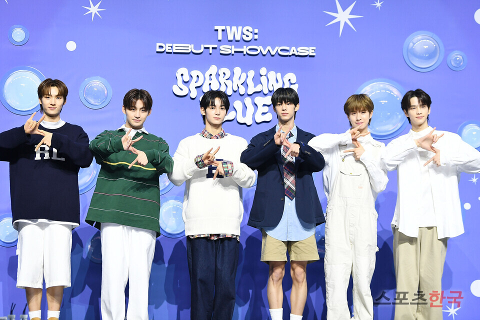 투어스, '첫 만남은 계획대로 되지 않아' 퍼포먼스 MV 깜짝 공개 < 연예일반 < 연예 < 기사본문 - 한국아이닷컴