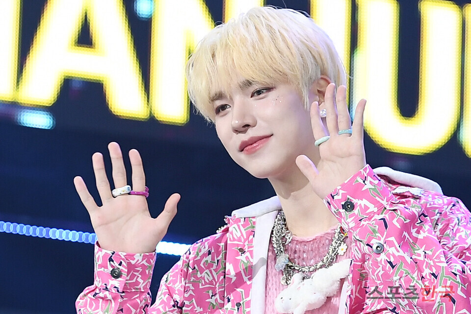 엔싸인 한준, 핑크빛 잘생김