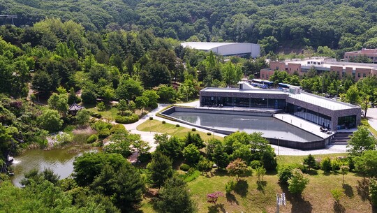 단국대 죽전캠퍼스 야외도서관 '베어토피아' 전경. 사진 단국대 제공. 