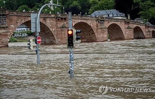 독일 남부 폭우로 인해 불어난 강(사진=AP/연합)