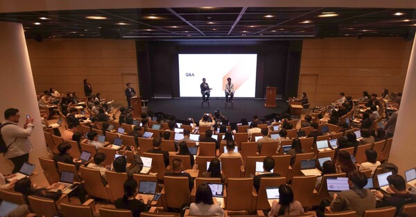 SK텔레콤은 지난 4월 이달 한국어 데이터를 학습한 '텔코 LLM' 개발을 완료하겠다고 밝혔다. 사진=SK텔레콤