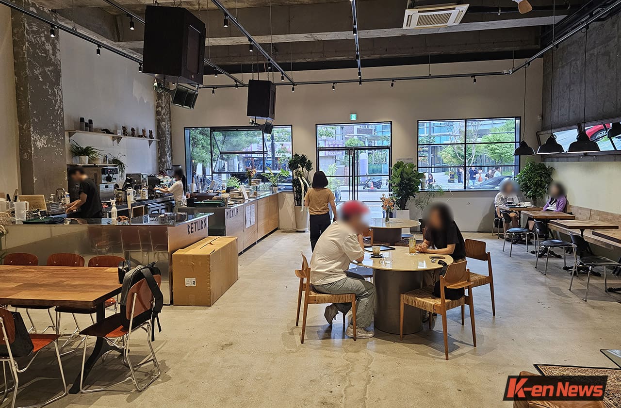 Image : RM's sister's café 'CAFE FAR BEN' ⓒ Ha Yu-mi (haym@hankooki.com)