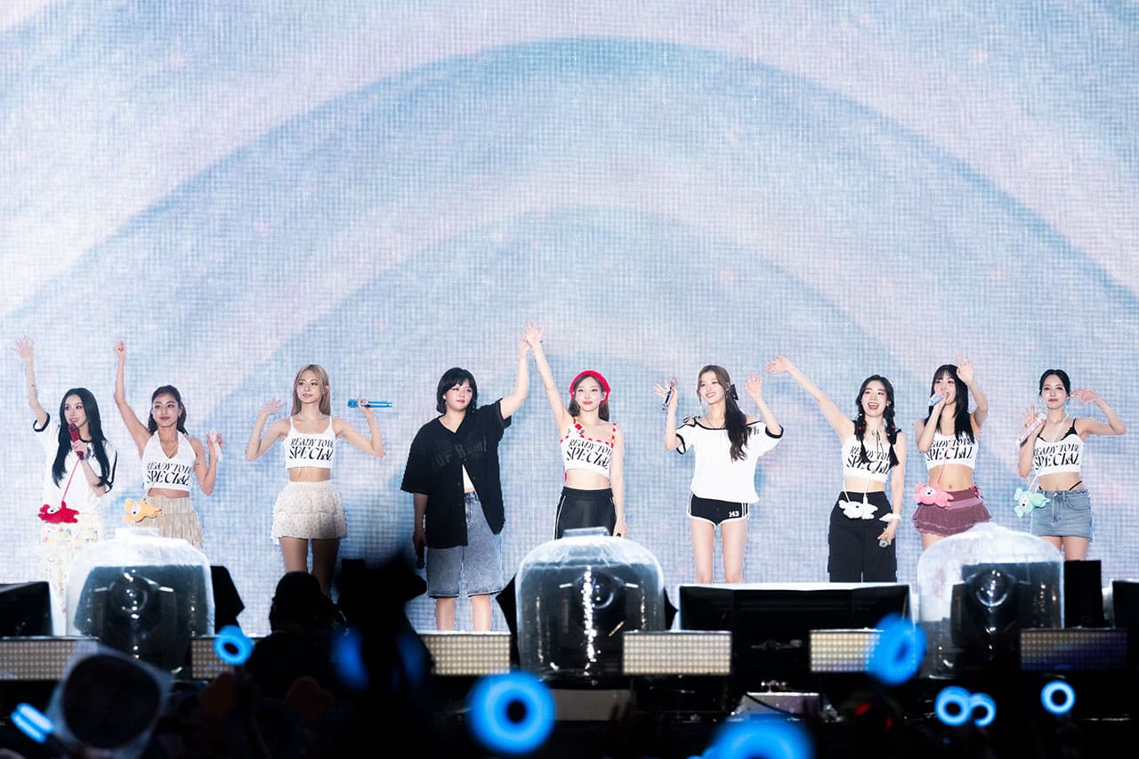 TWICE Concludes Concert in Osaka, Kicking Off Fifth World Tour