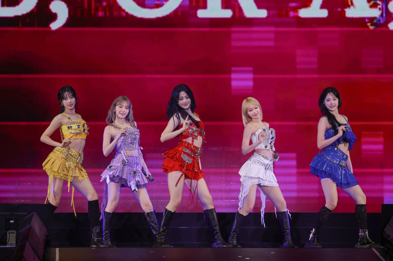 LE SSERAFIM Wraps Up Successful Japan Fan Meeting Tour < Entertain