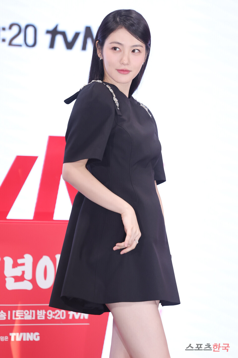  (0ｰ8)||tvn.hu imagesize:960x1440 02 신예은 '도도한 매력' < 연예 < 포토뉴스 < 기사본문 - 한국아이닷컴