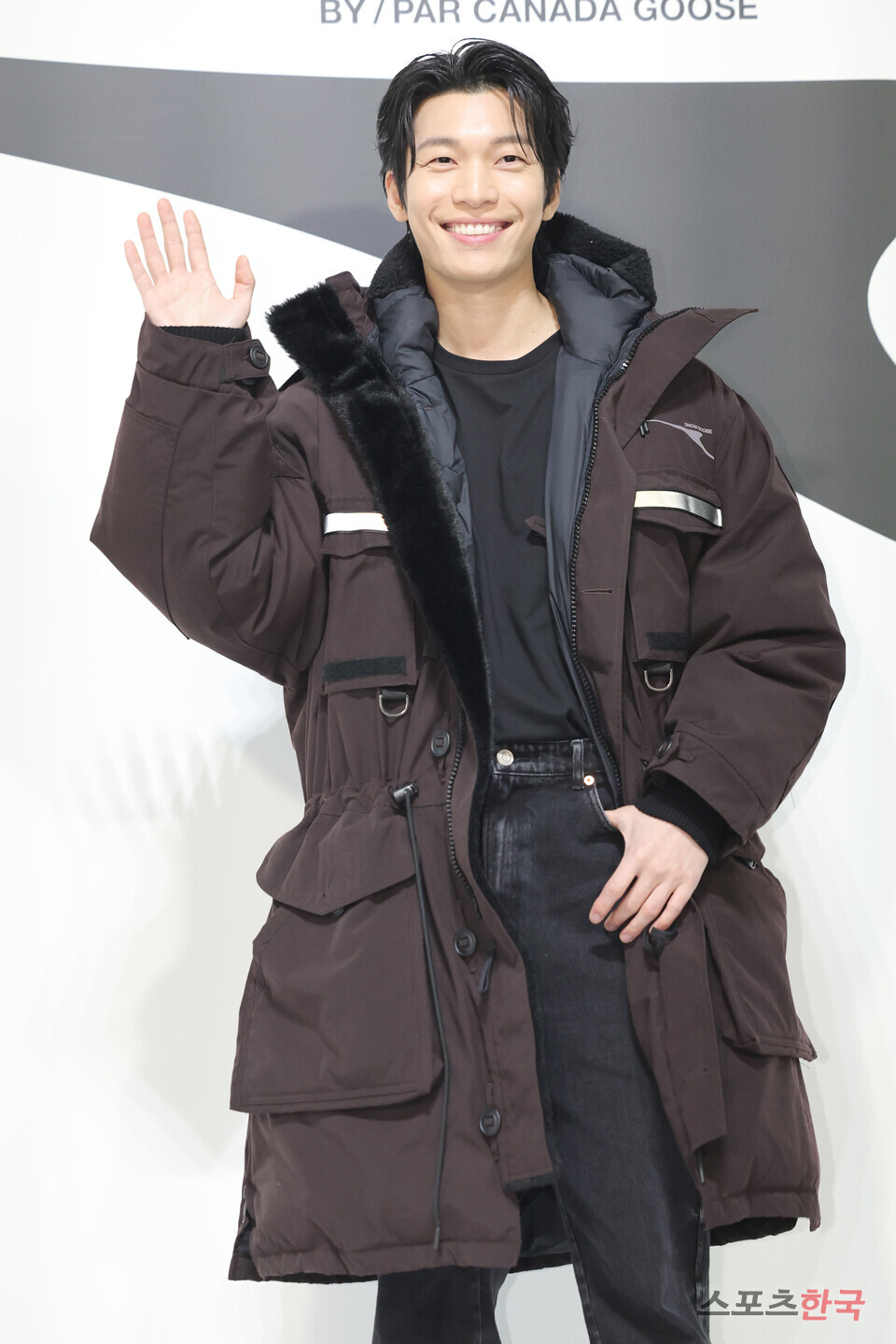 위하준, 빠져드는 매력 미소