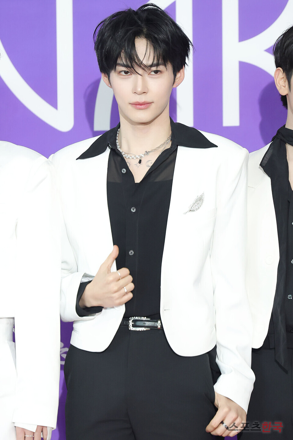 제로베이스원 성한빈, 잘생긴 리더 < 연예 < 포토뉴스 < 기사본문