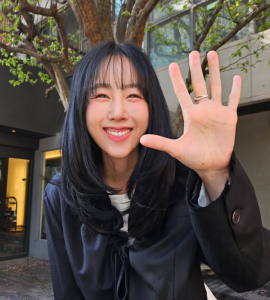 가수 별, 대상포진 투병으로 모든 스케줄 취소... '한쪽 얼굴 수포' 고통 고백